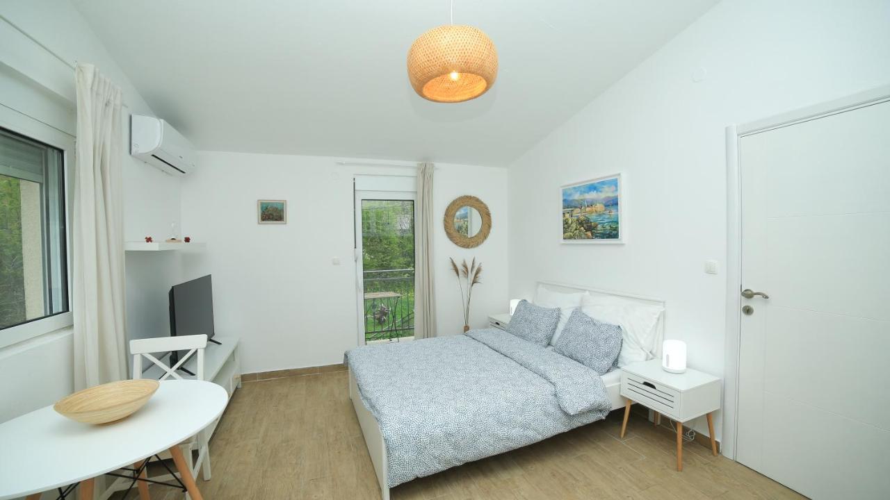 Plamenatz Studio Apartments Virpazar Luaran gambar