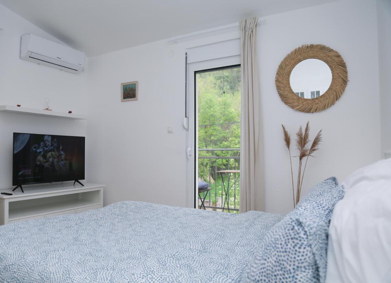 Plamenatz Studio Apartments Virpazar Luaran gambar